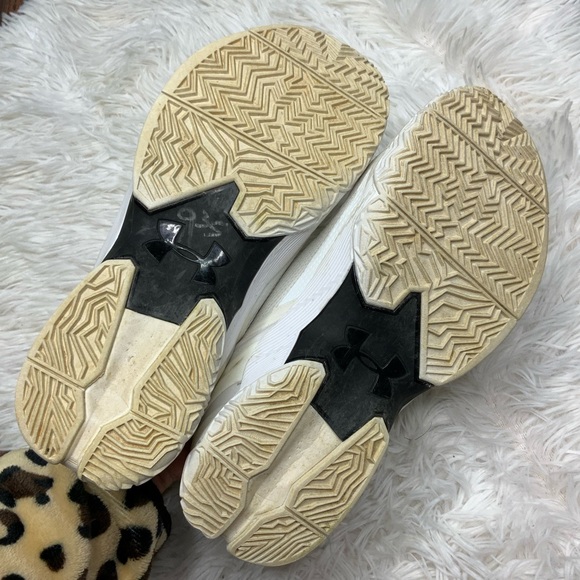 Under Armour BGS Curry 2 Low Sneakers Size 5 Youth 1275082-100 White - Picture 3 of 6